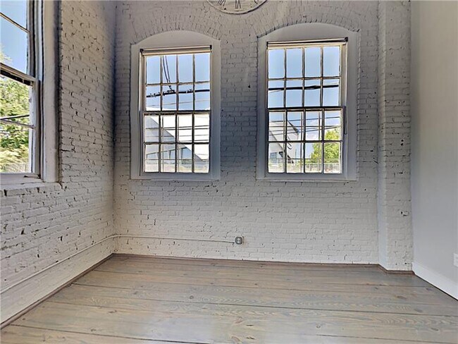 Building Photo - 63 Mangum St SW