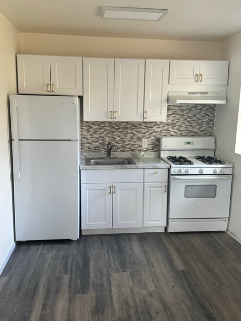 Building Photo - 27 Hillside Ave