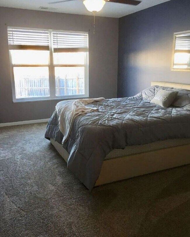 Building Photo - AVALON BLUFF...3 Bedroom 2 Bath