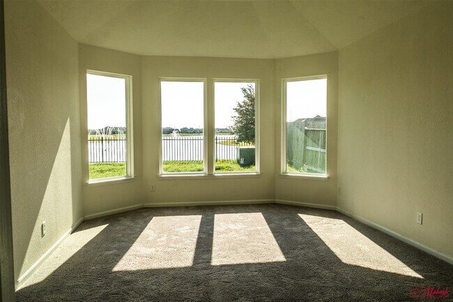Building Photo - 4810 Emerson Mnr