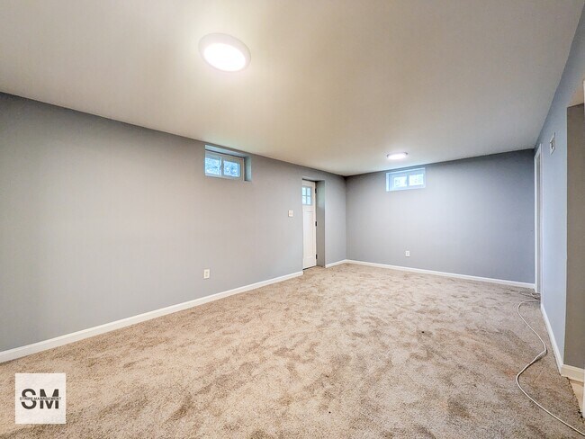Building Photo - 6722 Fairwood Rd