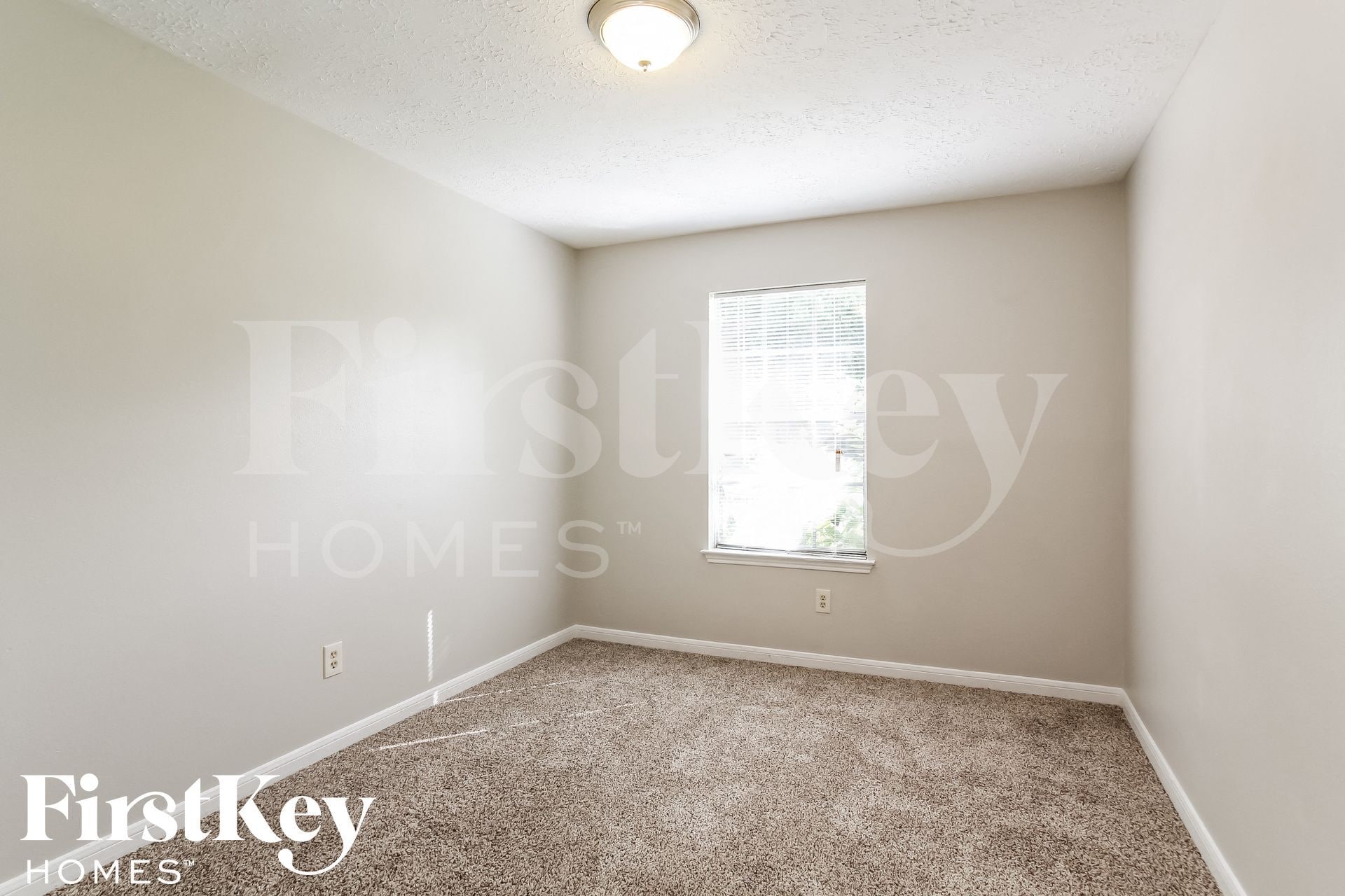 Building Photo - 16710 Lonesome Quail Dr