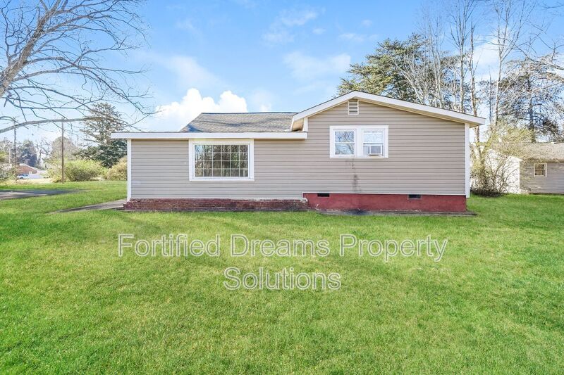 Building Photo - 3909 Burtis St