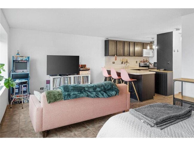 Building Photo - 15 S 1st St