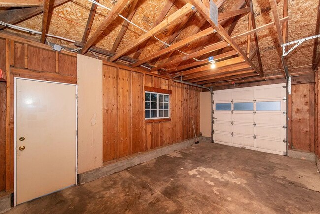 Building Photo - 924 E Cotati Ave