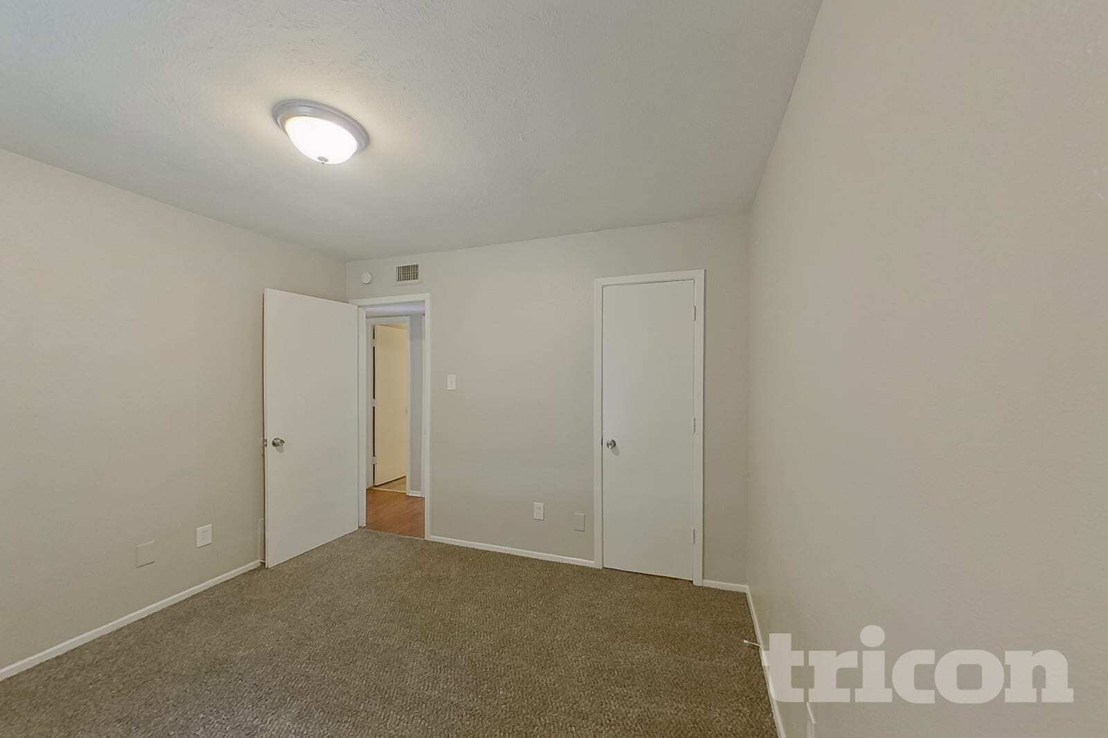 Building Photo - 2507 Arapaho Dr