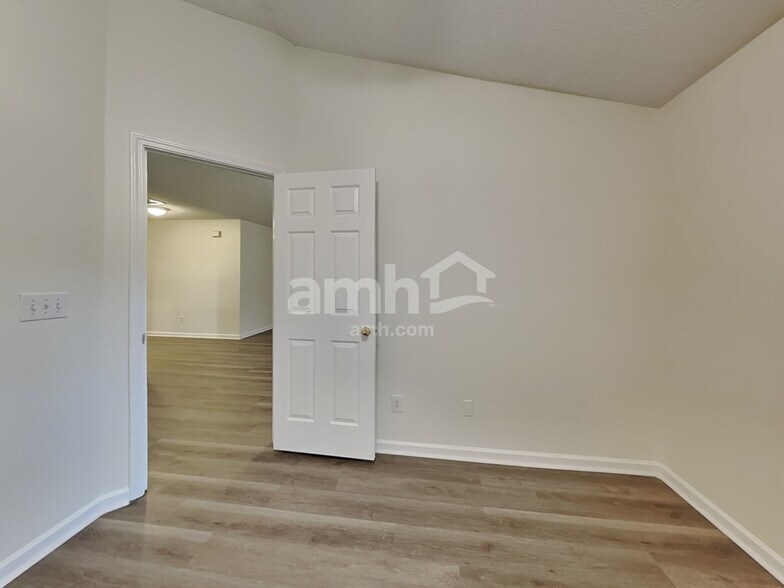 Building Photo - 12 Avalon Ct