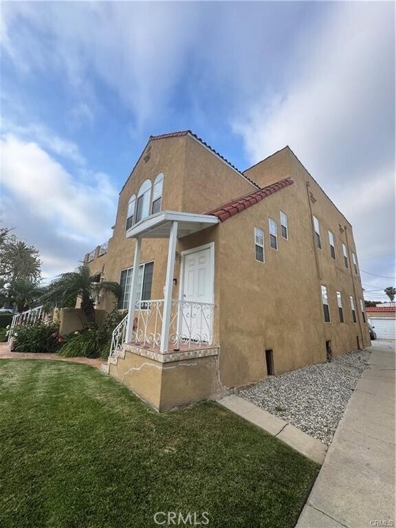 Building Photo - 1046 S Citrus Ave