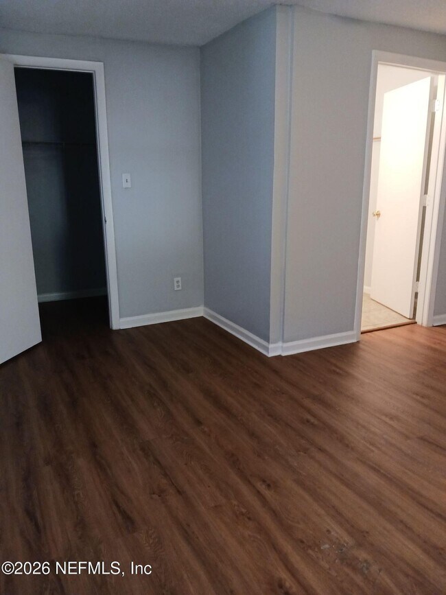 Building Photo - 865 W 27th St