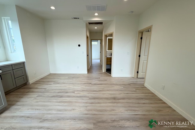 Building Photo - Brand New 2 Bed/2 Bath ADU with Balcony + A/C in South San Francisco