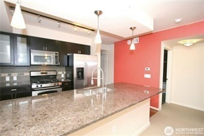 Building Photo - 1bd/1ba Seattle Condo