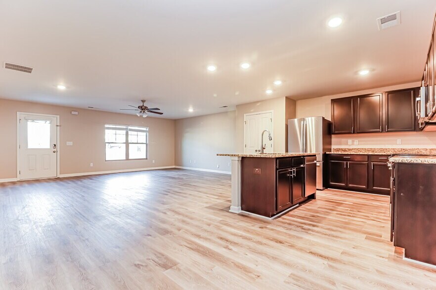 Building Photo - 11994 Guelph Cir