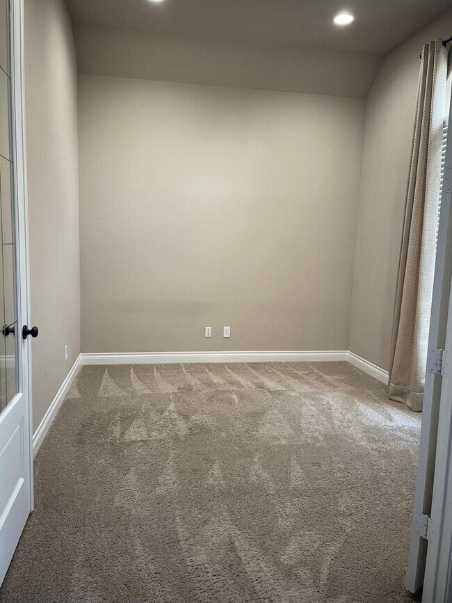 Building Photo - 10902 Kennowy Ct