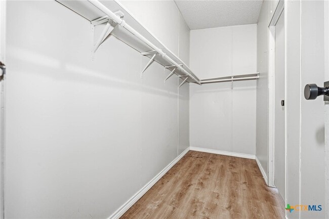 Building Photo - 3034 Barr Ln