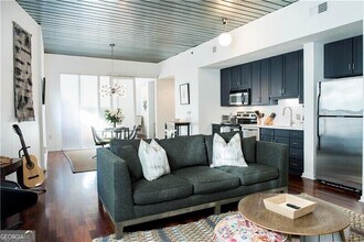 Building Photo - 620 Glen Iris Dr NE