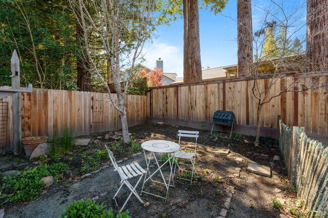 Building Photo - 8161 Ragle Pl