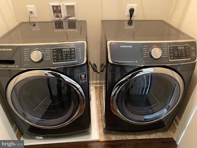 Building Photo - 43075 Thoroughfare Gap Terrace