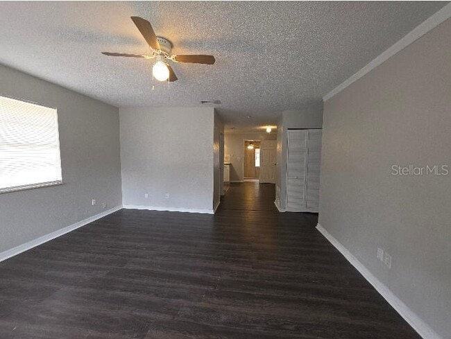 Building Photo - 843 Grove Ave