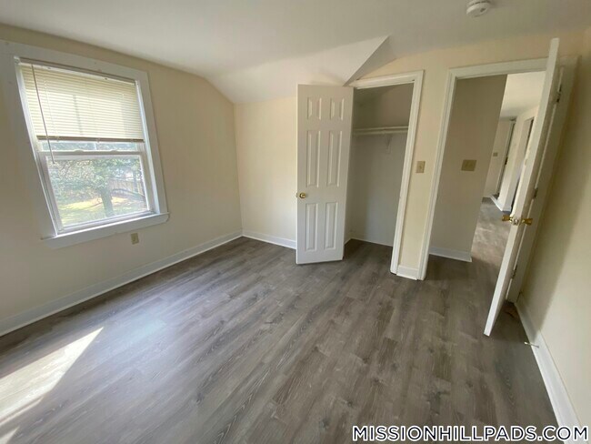 Building Photo - 40 Winthrop St