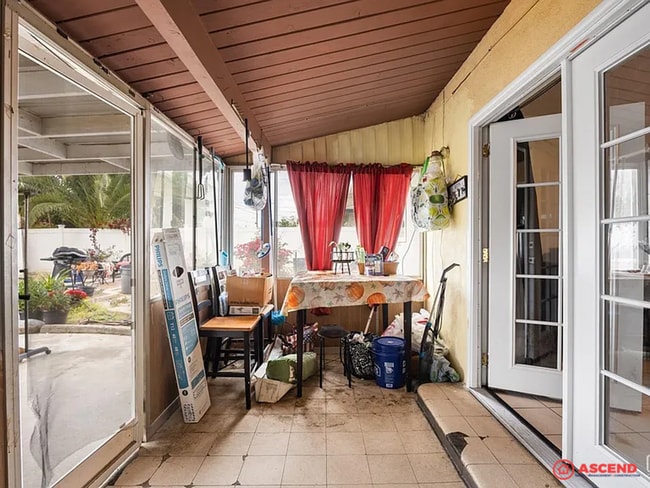 Building Photo - Pet-Friendly 3 Bed, 2 Bath Near Bakersfiel...
