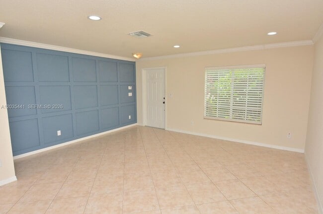 Building Photo - 4648 56th Ln