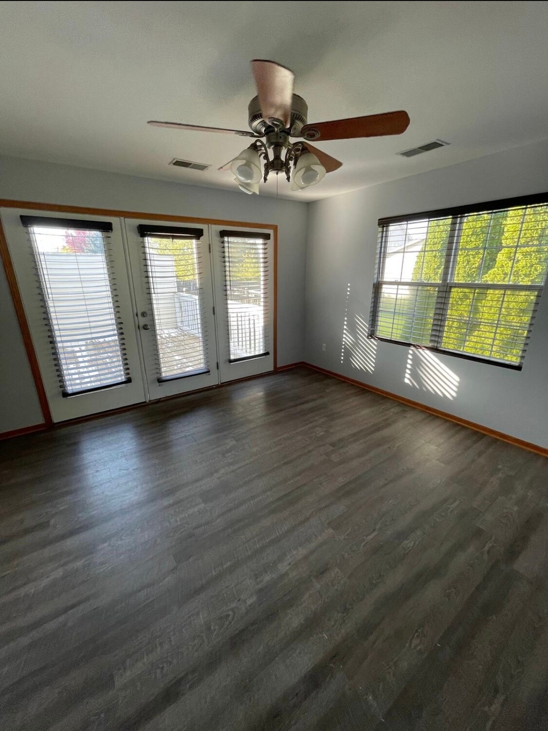 Building Photo - 1738 Beech Dr