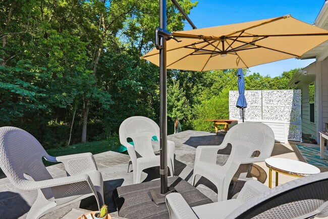 Building Photo - 2404 Baxley Dr