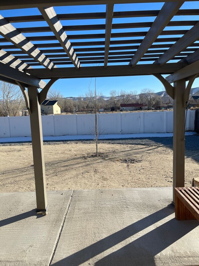 Building Photo - Being cleaned. Showing delayed.