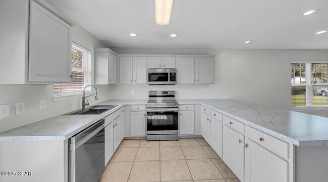 Building Photo - 2108 Sterling Cove Blvd