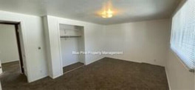 Building Photo - 450 H St