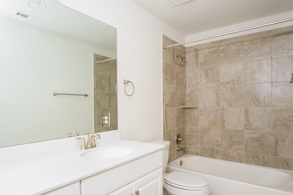 Building Photo - 200 Diamond Point Dr