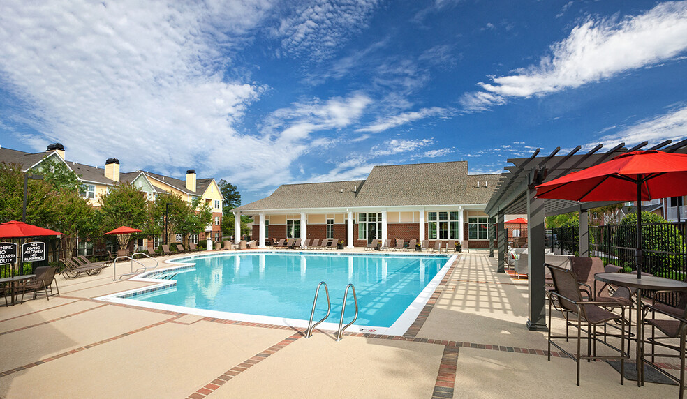 Resort-style Pool and Sundeck with Wi-Fi - Addison at Wyndham