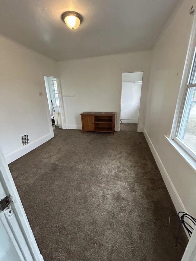 Building Photo - 1615 Cedar St