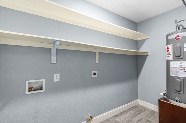 Building Photo - 3853 Rosedale St