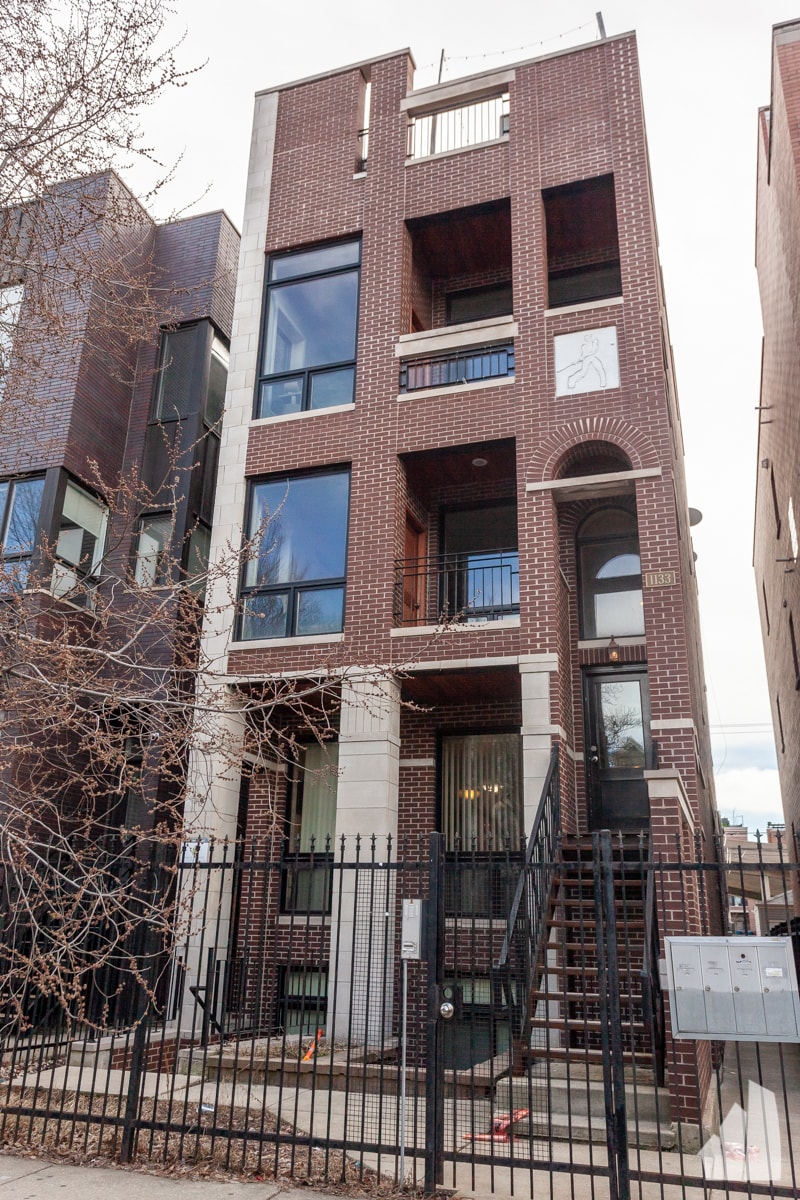 Building Photo - 1133 W Addison St