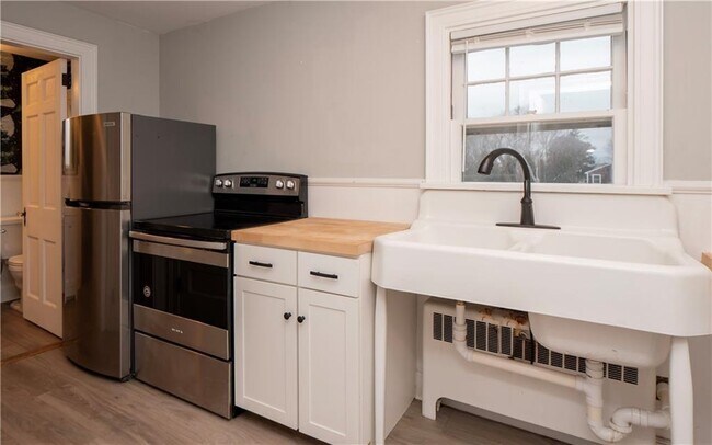 Building Photo - 118 Ruggles Ave