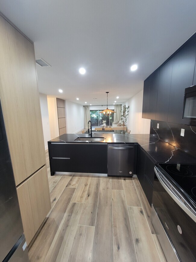 Building Photo - 9442 Oakburst Ln