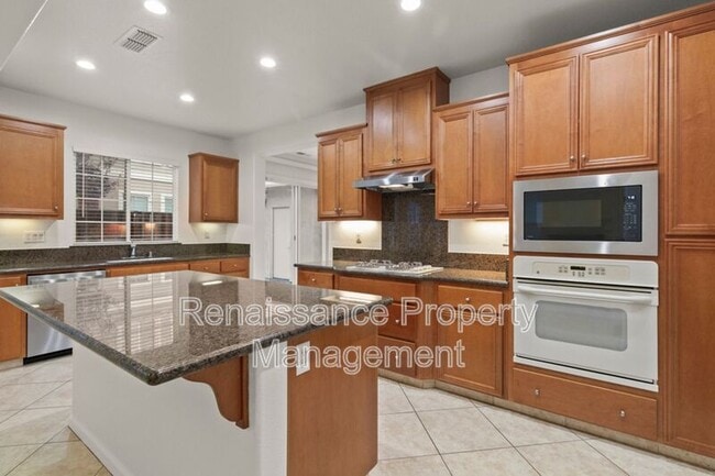 Building Photo - 288 W Fauna Ave