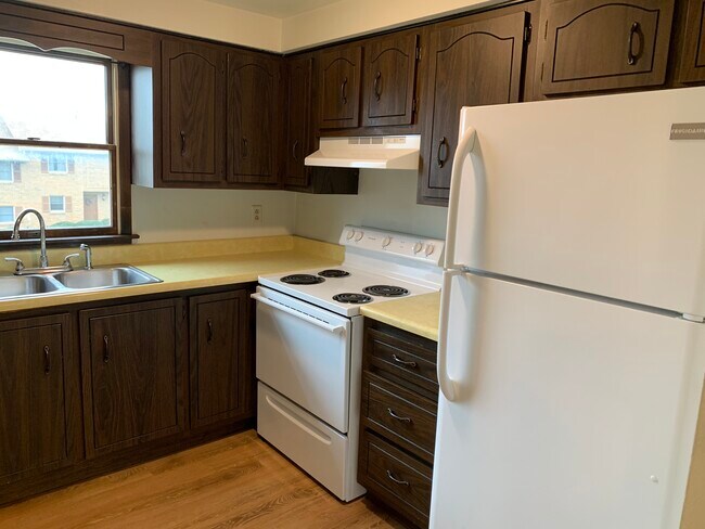 Primary Photo - 605 Woodmere Dr