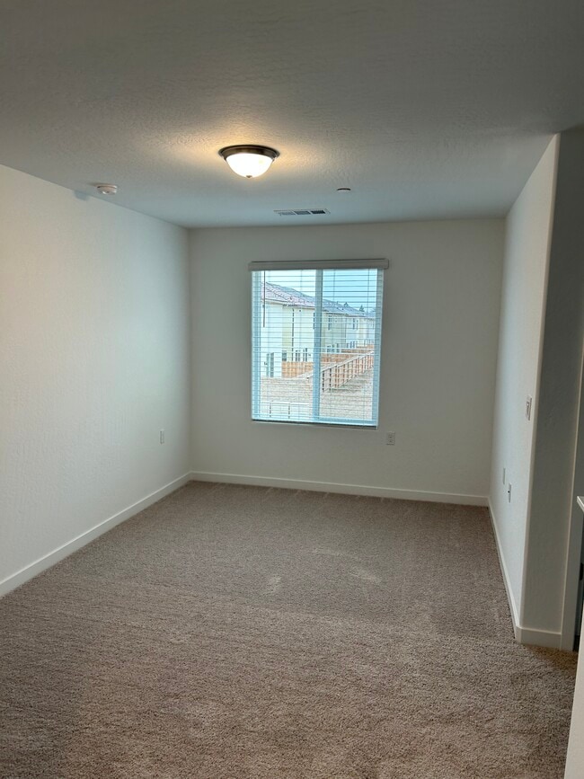 Building Photo - 11184 N La Brisa Dr