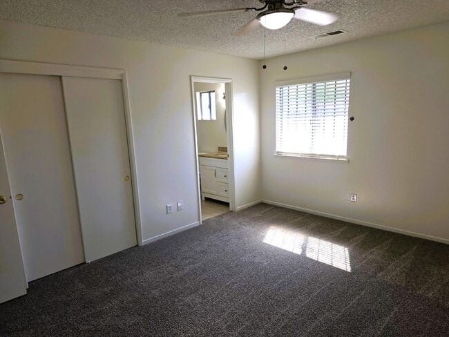 Building Photo - 4951 E Fillmore Ave