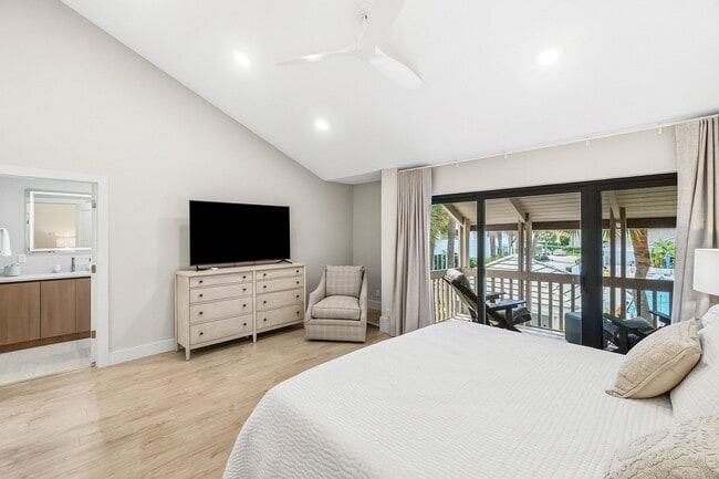 Building Photo - 2717 N Ocean Blvd