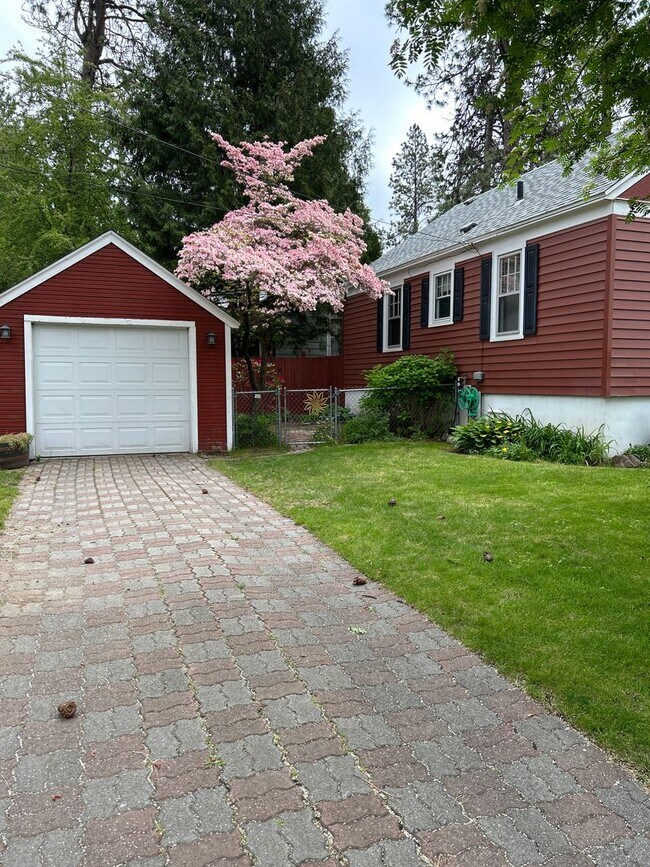 Building Photo - 2 Bedroom 1 Bathroom Home for Rent