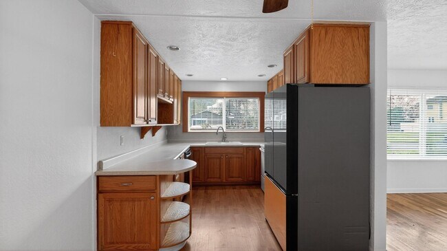 Building Photo - Charming 3BR House in Salem