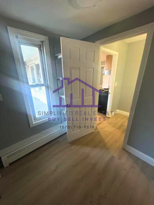 Building Photo - 24 Greenwood St