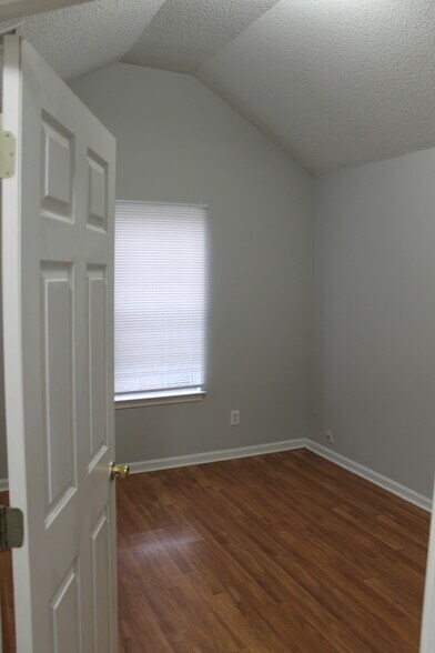 Building Photo - 3601 Waldrop Rd