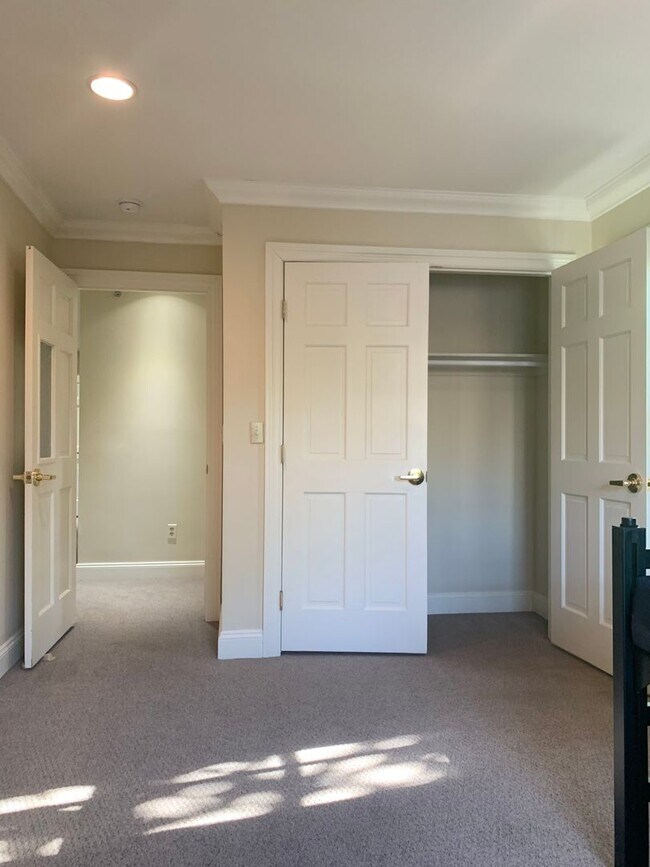 Building Photo - Available for Reservation 2026-27