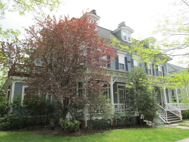 Building Front - 2 Perry St