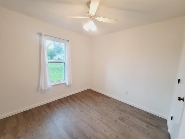 Building Photo - 2136 Little River Ln