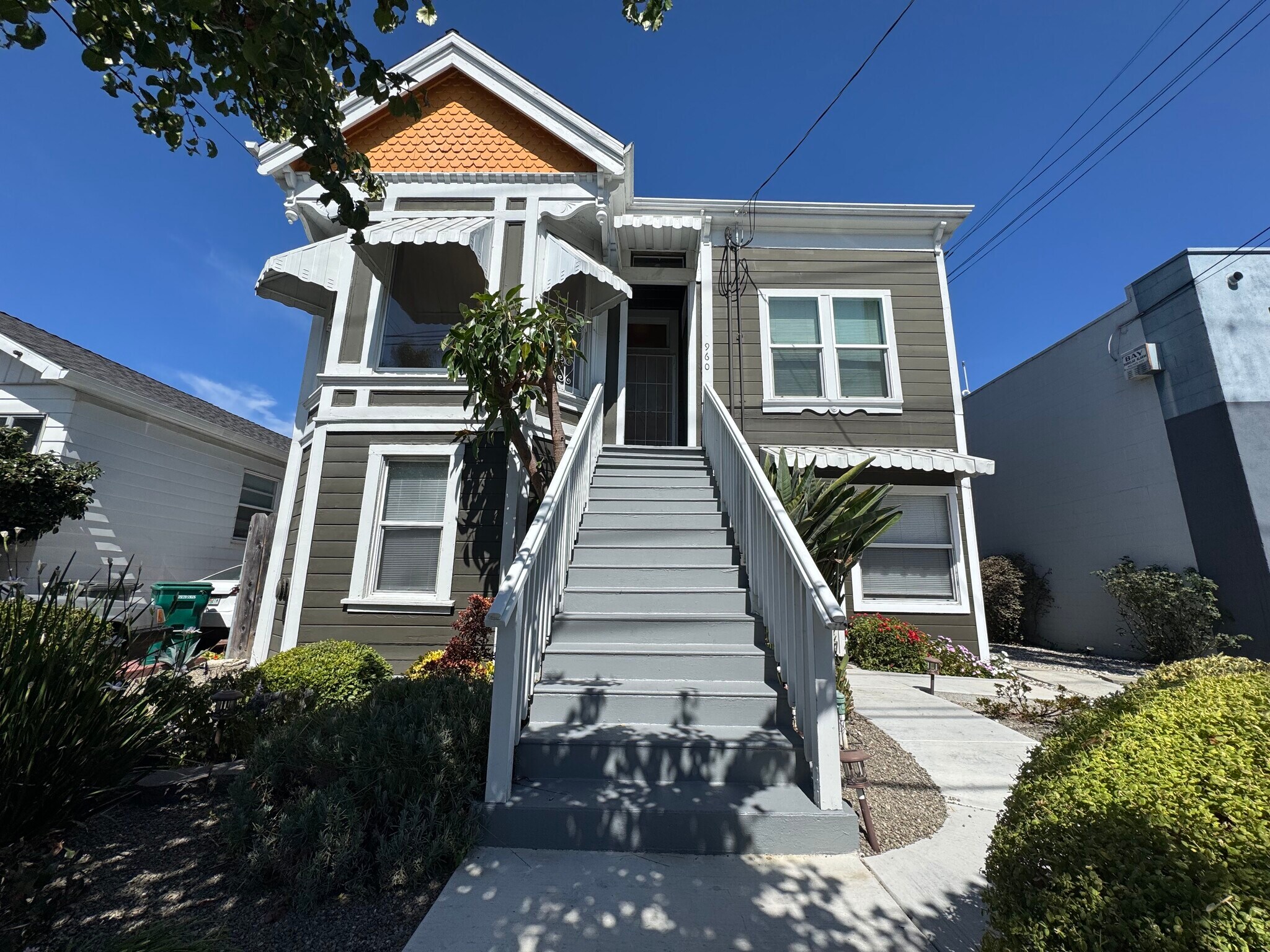 Building Photo - 960 57th St